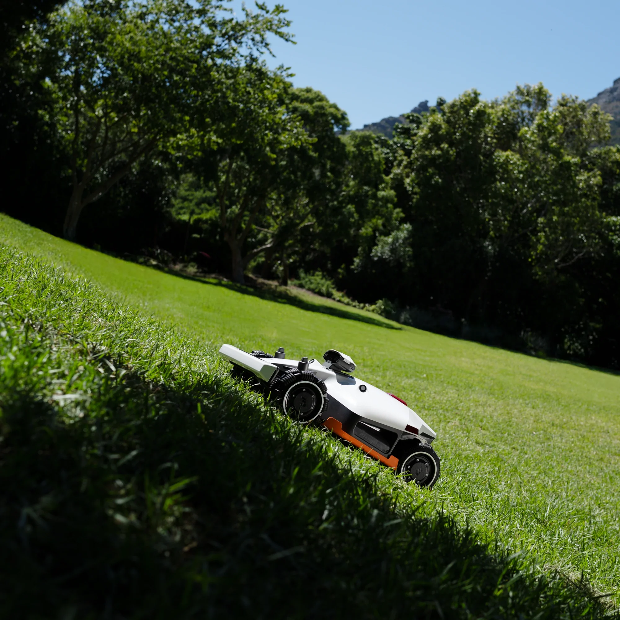 MAMMOTION LUBA 2 AWD (H Version) - Image 4